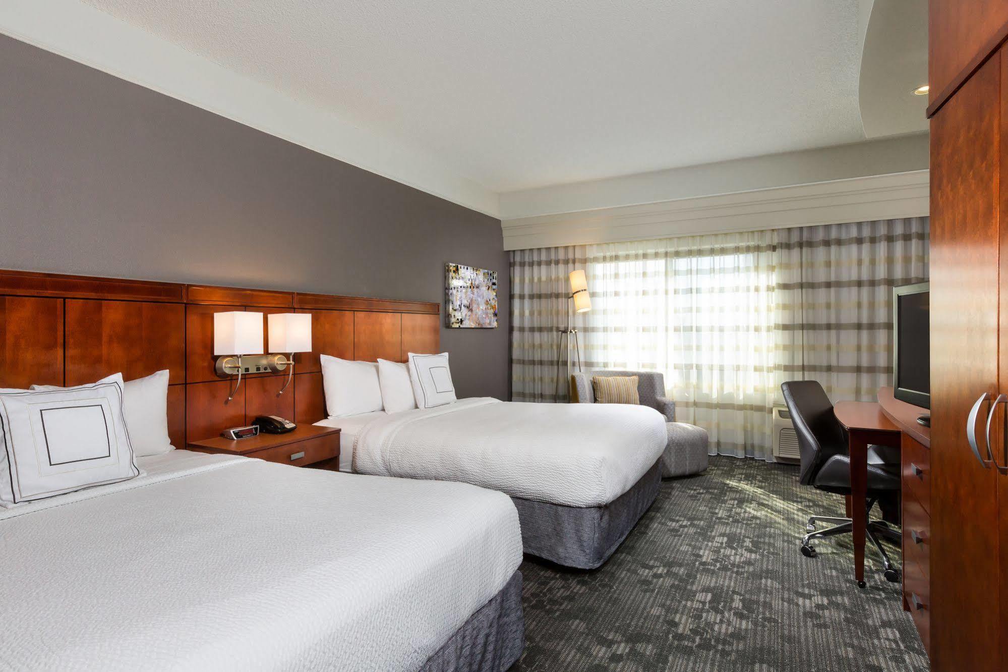 Courtyard By Marriott Houston Galleria Buitenkant foto