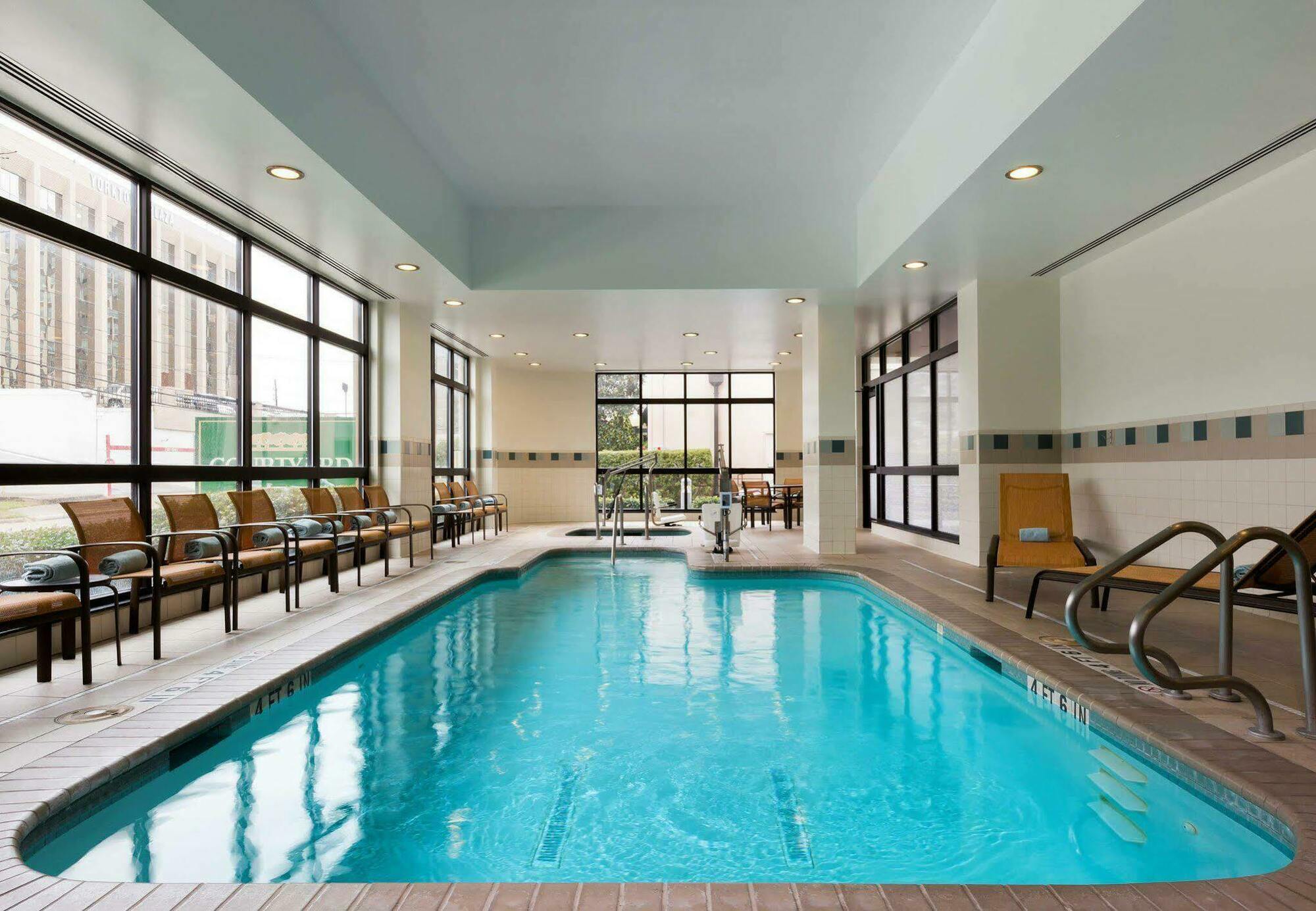 Courtyard By Marriott Houston Galleria Buitenkant foto